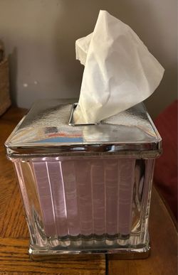 Ribbed Glass Tissue Box Cover with Chrome Base & Lid