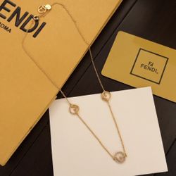 A classic women's necklace