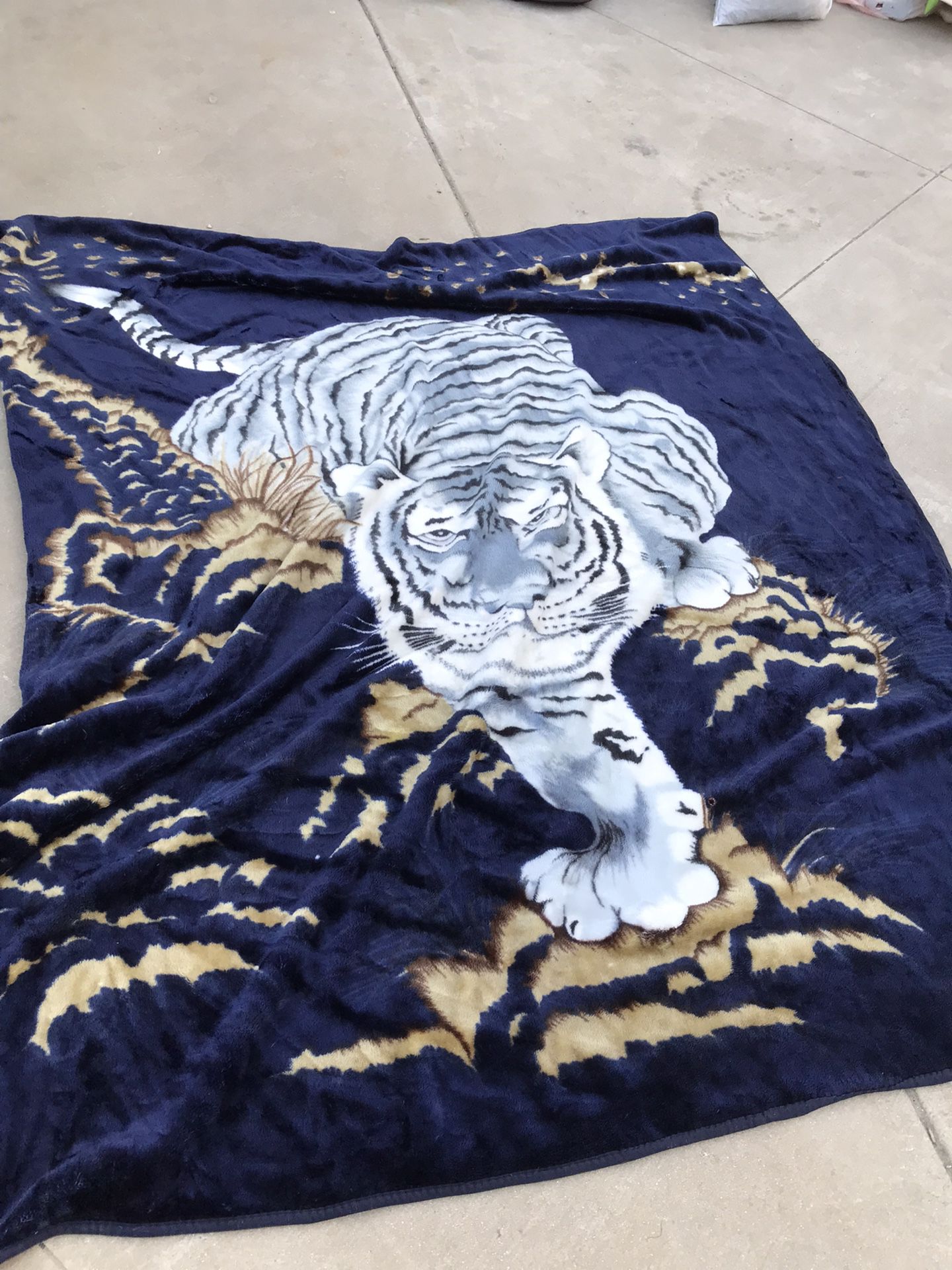 Large Tiger Blanket