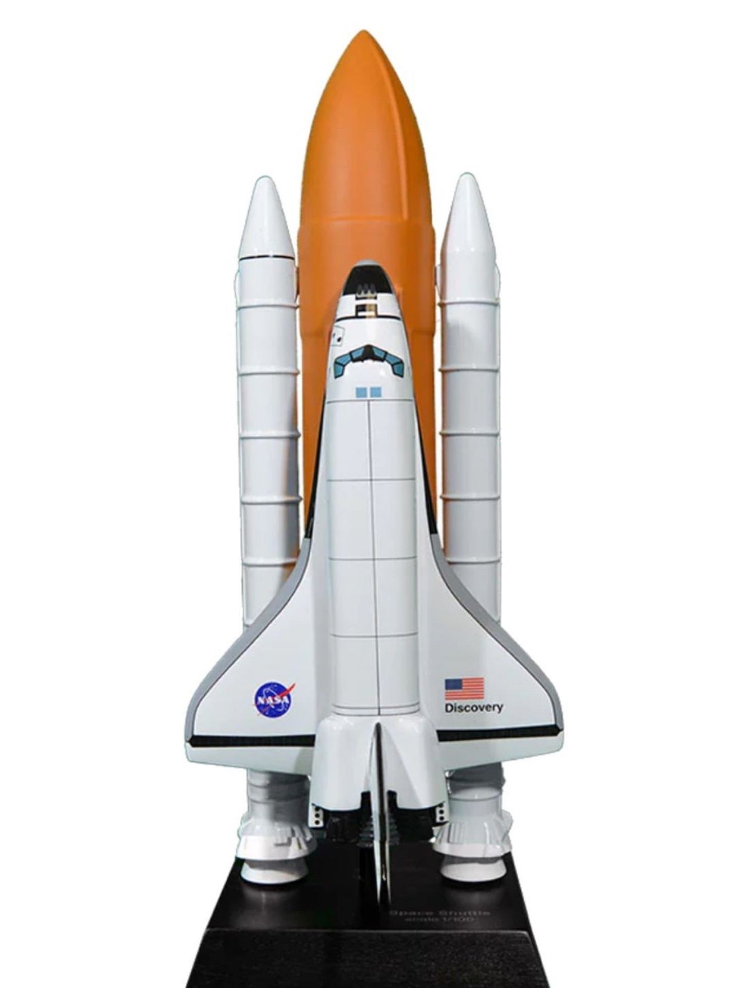1/100 Scale Replacal Of The Discovery Space Shuttle