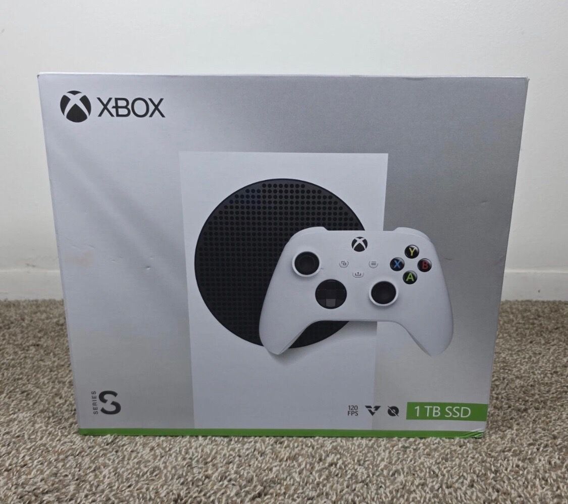 Xbox Series S 1TB All-Digital Console (Disc-Free Gaming) with Xbox Wireless Controller - 120FPS - Xbox Series S