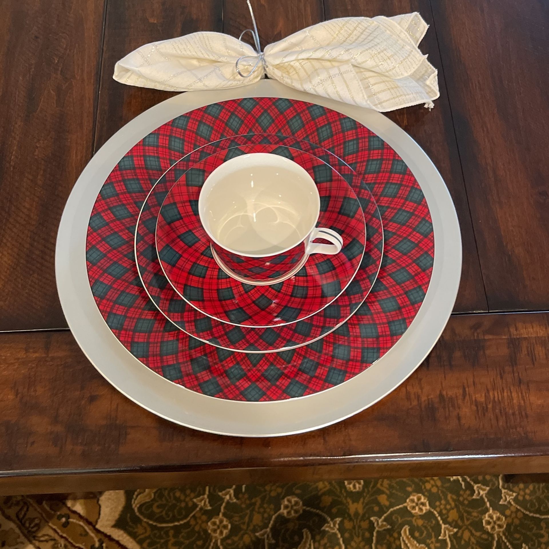 Sasaki Tartan Plaid (China) Christmas Dishes