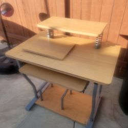 Free Used Computer Table