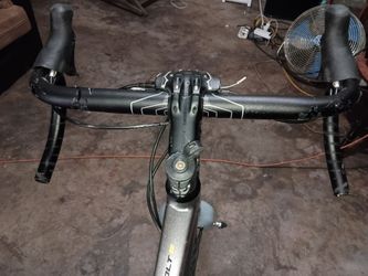 GIANT REVOLT 2024 M2 BIKE