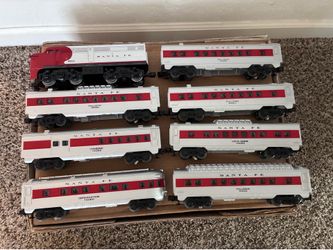 Santa Fe Model Train Set with Locomotive and Passenger Cars