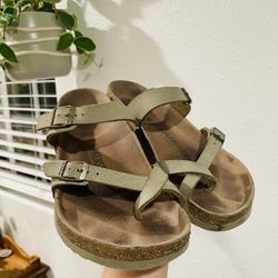 Size 7.5 Birkenstock Mayari 