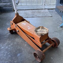 Vintage Heavy Duty Floor Jack – Steel Construction – Mechanic Tool