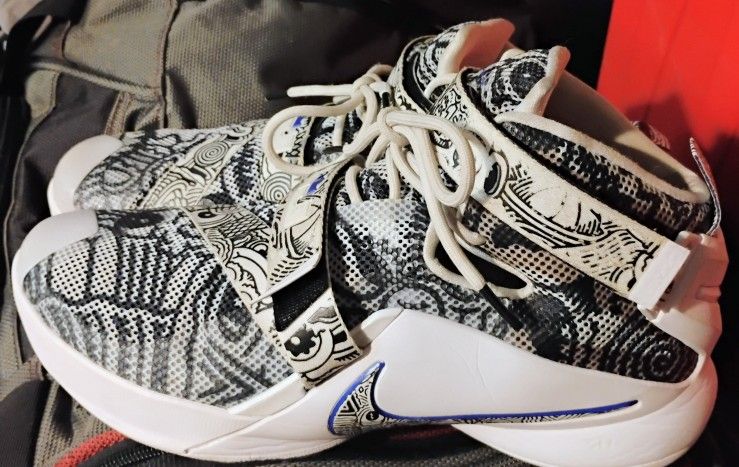 Nike LeBron James - $300 Obo