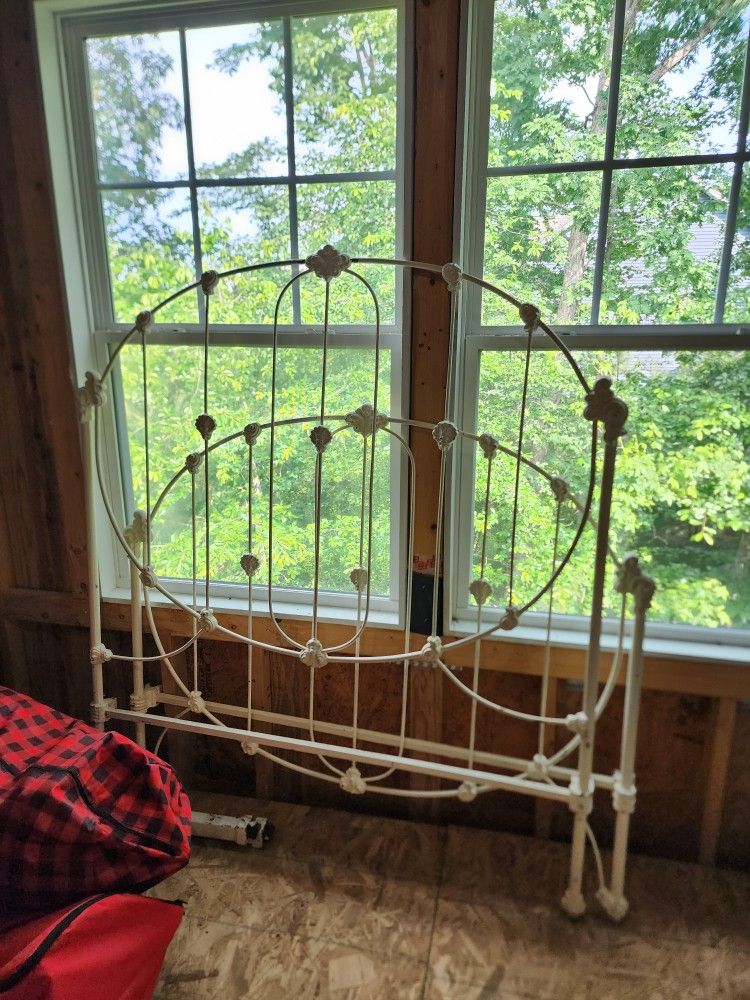Antique White Bedframe