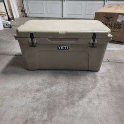 Yeti Tundra 65 Cooler