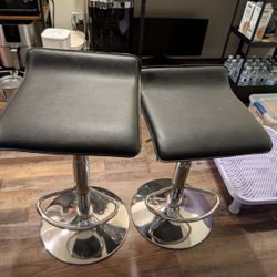 2 Adjustable High Chairs