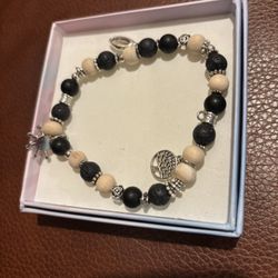 Black and Cream Beaded Bracelet