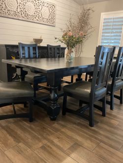 Dinning Table