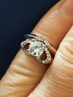 Gorgeous WOMAN'S heart shape designer wedding engagement promises ring size 5