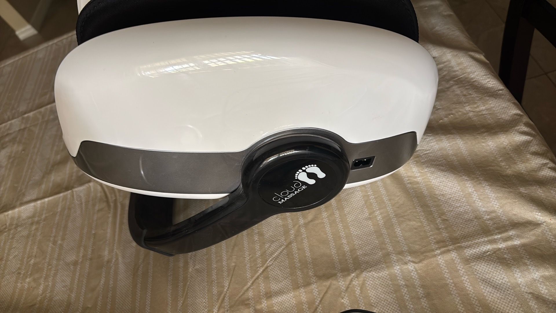 Cloud foot massager