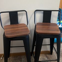 Set of 4 Metal and Wood Bar Stools