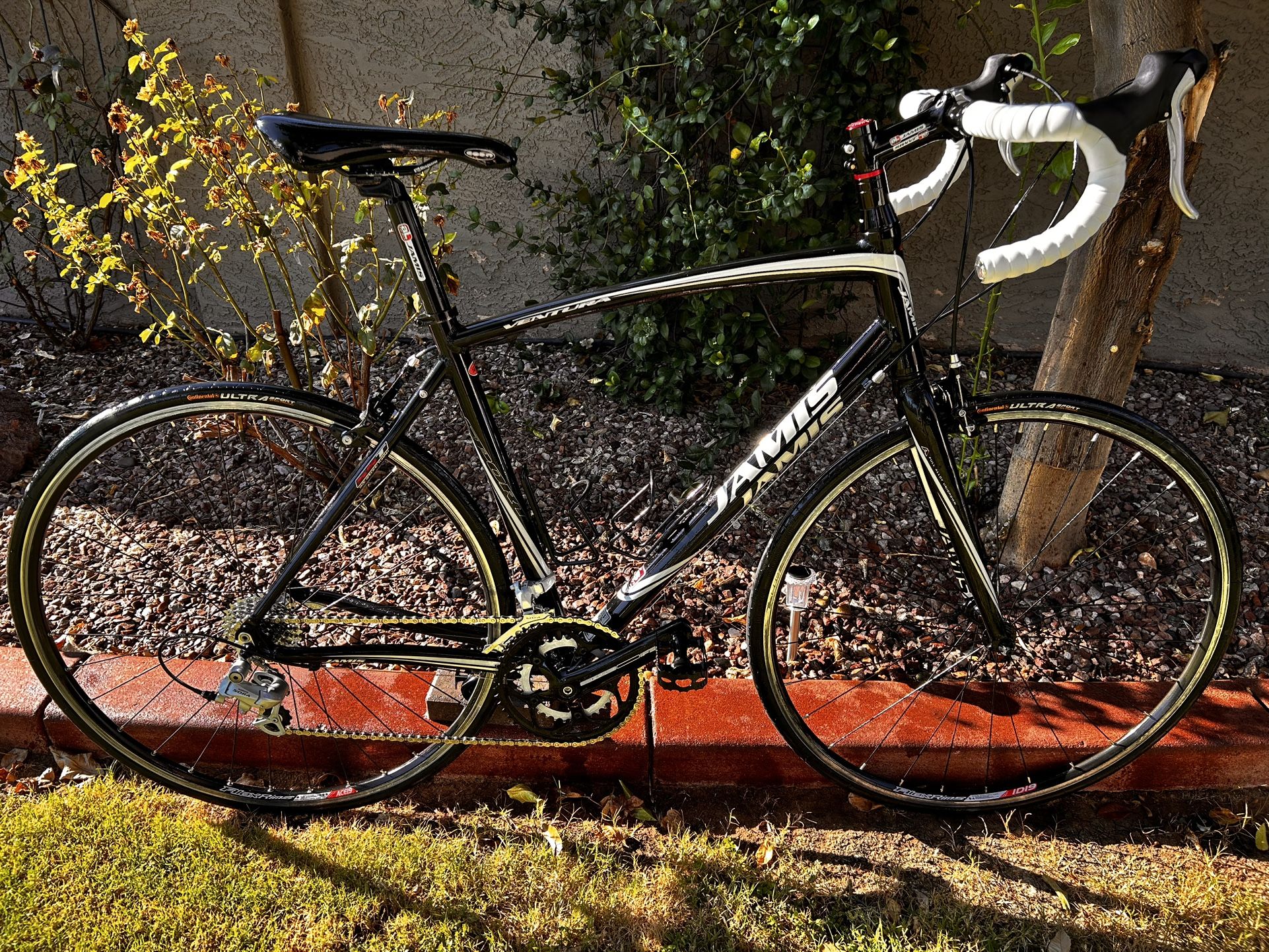 JAMIS Ventura Sport Road Bike, 56cm Medium, 16-Speed, 700c Wheels, NEW Cables/Chain/Bar Tape/ Tubes, plus a FULL Tune-up – CLEAN!