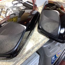 Harley speaker lids hog tunes
