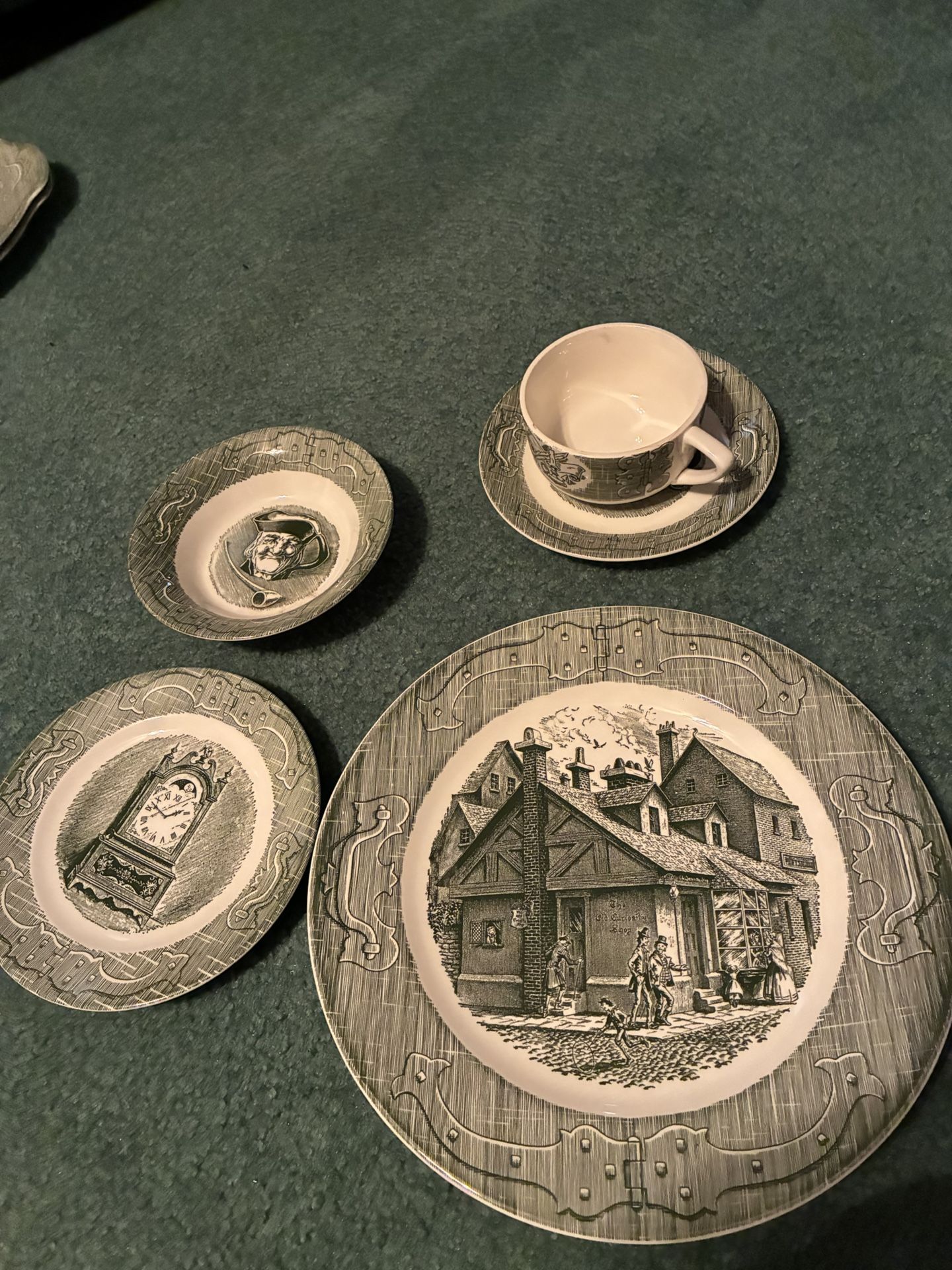 40 Estate Set- The Old Curiosity Shop (green)