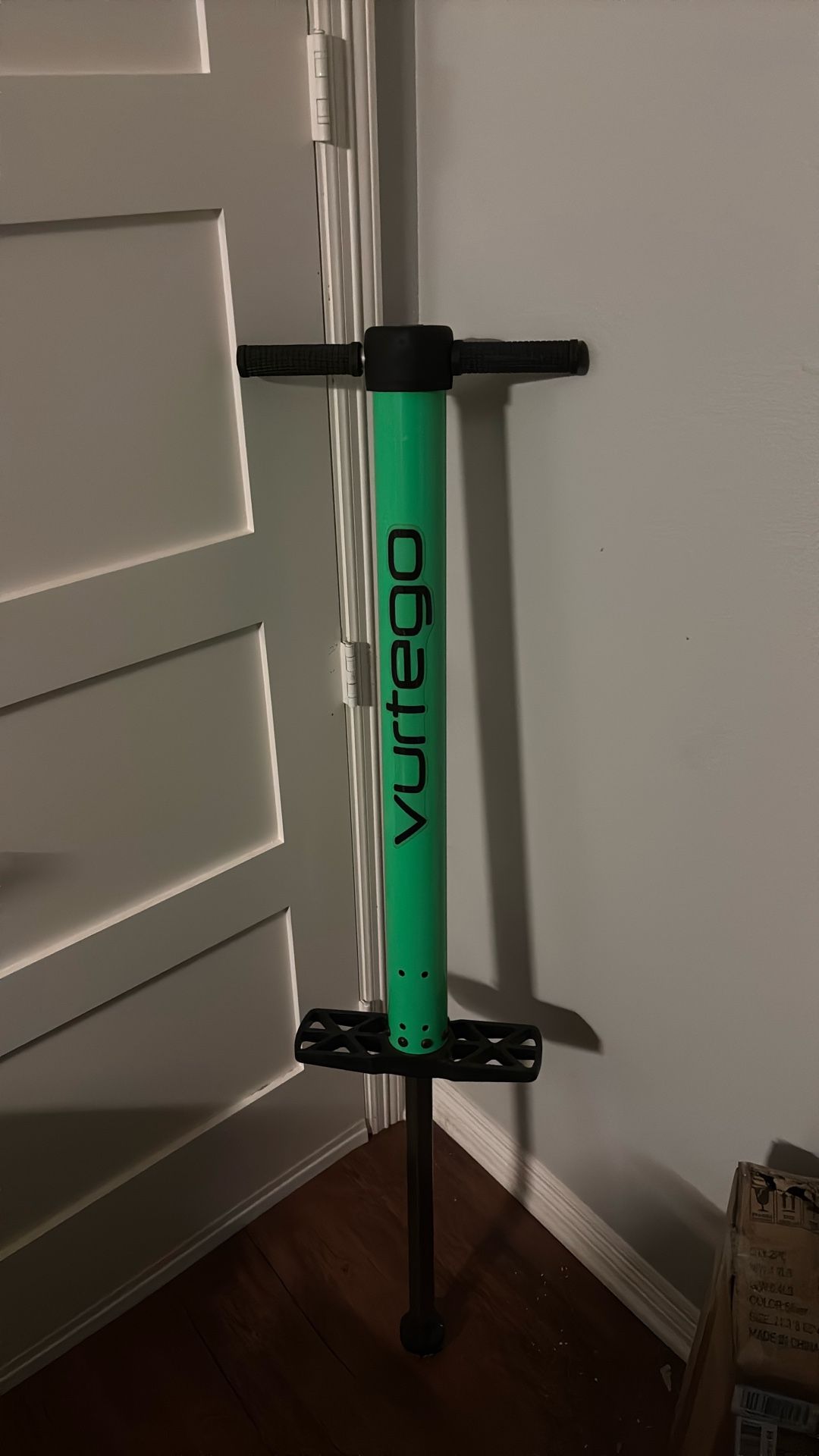 Vurtego V4 Pro Medium air powered pogo stick