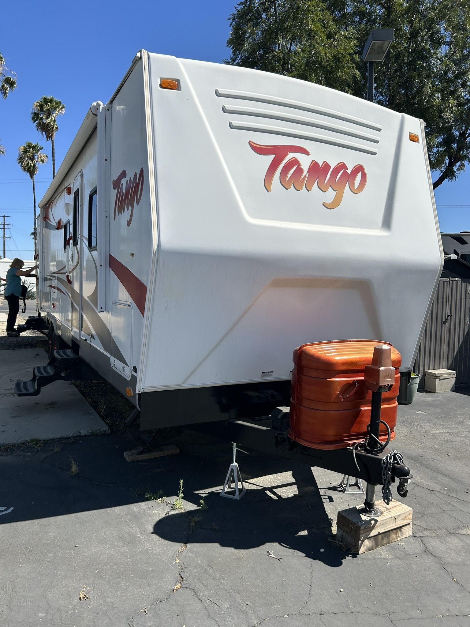 Tango RV Trailer 34 Foot two bedrooms, spacious bathroom, two entrance doors good condition clean title everything works electric Awning .