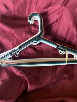 15 Plastic Hangers For Clothes 