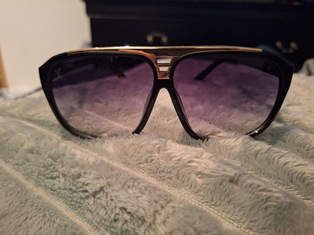 Louis Vuitton Sun Glasses