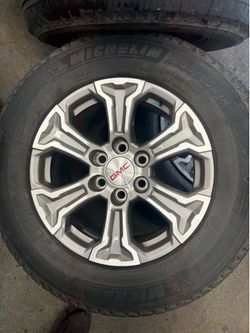 2022 GMC Yukon Xl SLE Rims and Tires