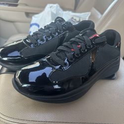 Prada Size 40 (7.5)