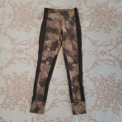 Athleta Essex Green Camo Hybrid Tight Leggings Women's Size XS