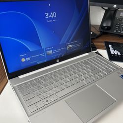 Laptop HP Pavilion Like New HP Pavillion Laptop 15t-eg200 952 GB