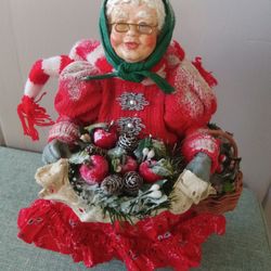 Vintage Mrs Claus Fabriche.  Apron Full Of Love