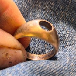 18K Gold Ring 5.5 Grams