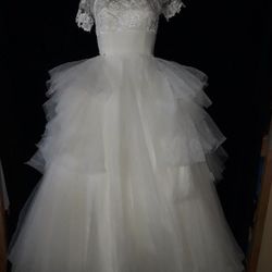Wedding Dress With Detachable Train Skirt Fits M/L