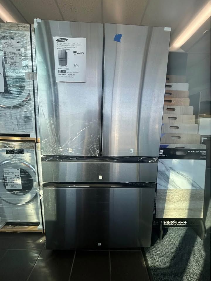 Samsung Bespoke AI 4-Door French Door
Beverage Centerâ„¢ | Dual Ice Maker & Flex Zoneâ„¢ | 29 cu.ft.