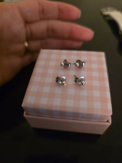 Gold earrings