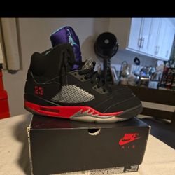 Size 12 - Jordan 5 Retro Top 3 Black 2020