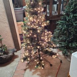 5 Feet Tall Chritmas Tree Prelite