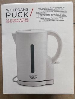 Wolfgang Puck 1.7-Liter Electric Cool-Touch Kettle