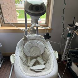 Graco DuetConnect LX Seat And Bouncer
