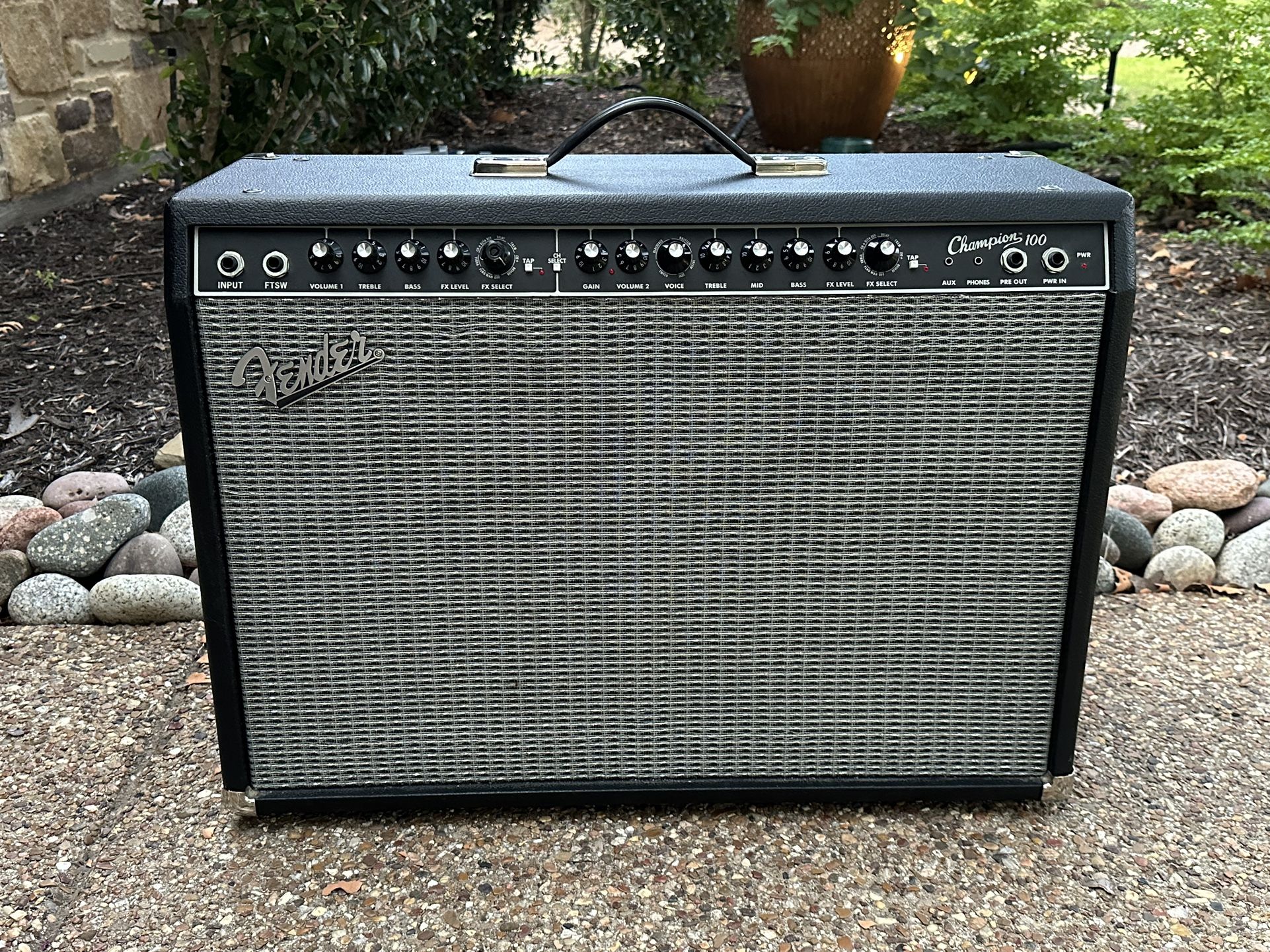 Fender Champion 100 - 2x12 Guitar Combo Amp