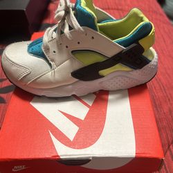  Nike Huarache Size 1 Obo
