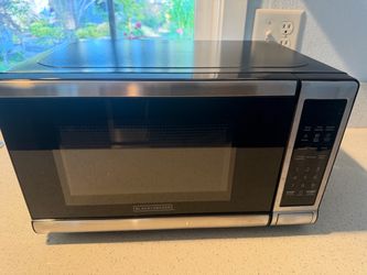 Black+Decker Microwave – Excellent Condition