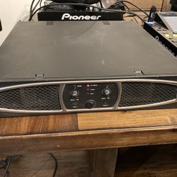 Crown XS900 2-Channel Professional Power Amplifier - Excellent Used Condition Condition: Used - Excellent (Fully Tested & Functional, Minor Cosmetic W