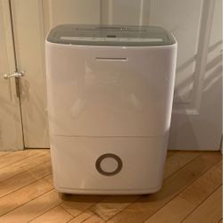 Frigidaire Dehumidifier FFAD3033R1E0
