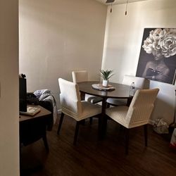 Dinning Table With 4 Chairs 