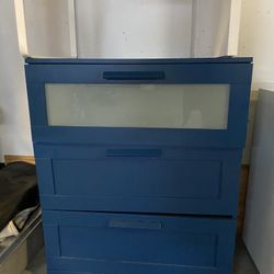 Dresser / Storage Holder