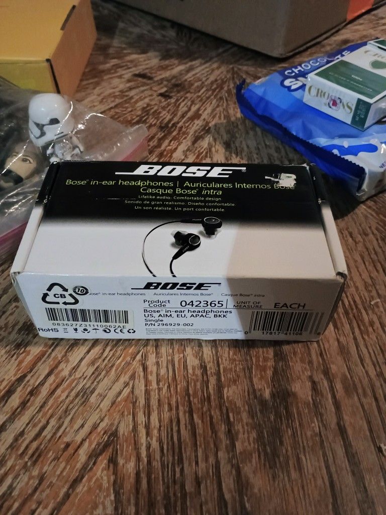Bose Quiet Comfort In Ear Headphones - Black/White (042365)
