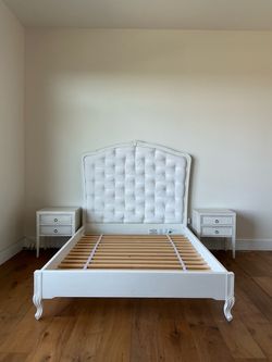 Beautiful RH  Full Bed in Aged White