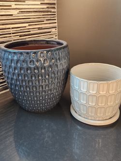 BEAUTIFUL Bundle of 2 Med Ceramic and Large Terra Cotta Planters LIKE NEW